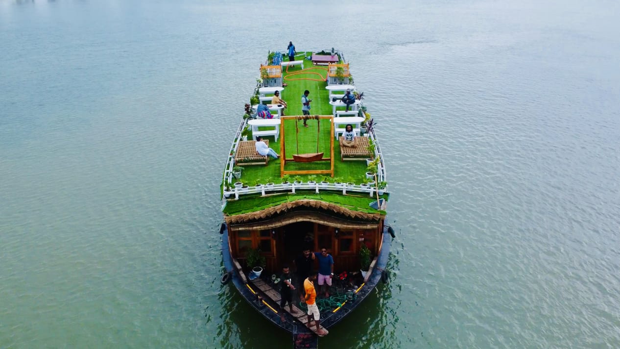 জলের গান- A Rythmic Houseboat